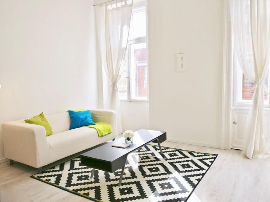Bright And Cozy - City Center Apt Budapesta Exterior foto